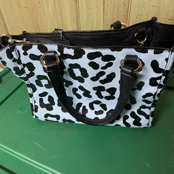 Blue leopard coach purse - Picture 2 of 3